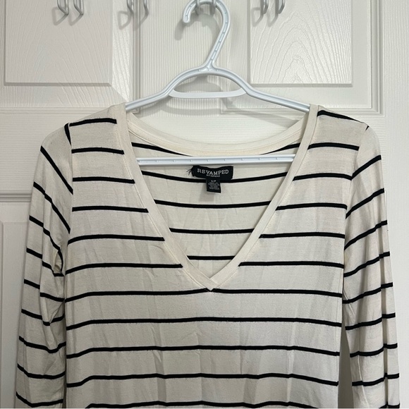 Bluenotes, Striped V-neck Shirt, Small - Picture 2 of 2